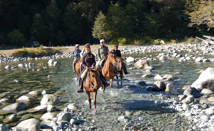 Cabalgata por el Valle del Azul — imagen 1